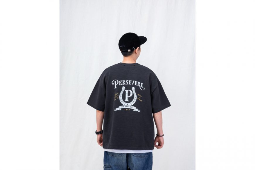 Hand-Drawn Horseshoe Graphic T-Shirt (6)