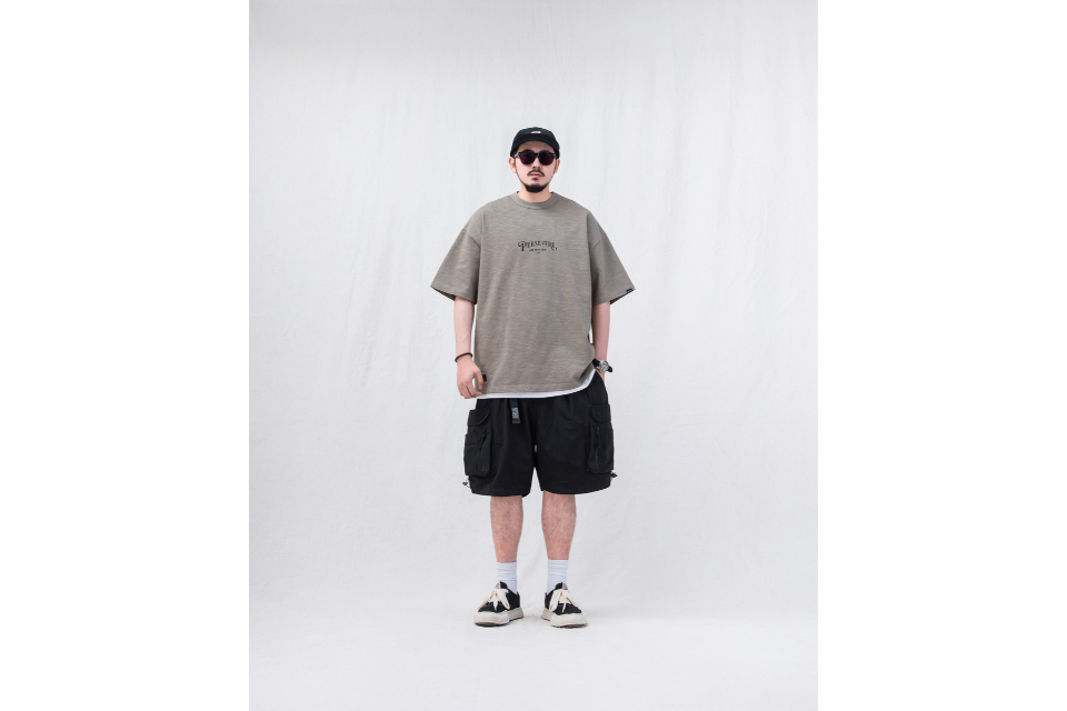 Hand-Drawn Horseshoe Graphic T-Shirt (8)