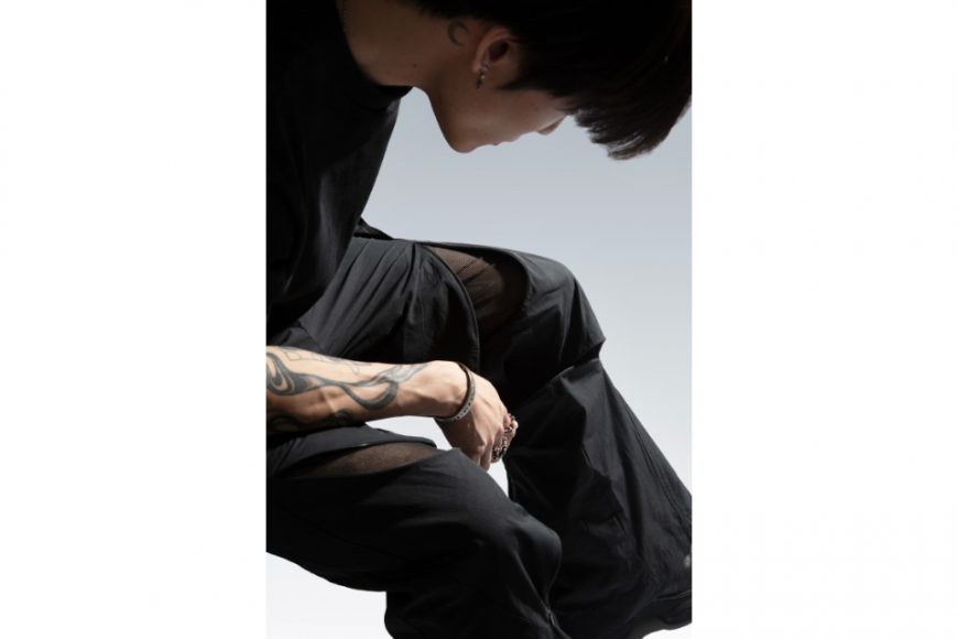 R Cross Zipper Pants (9)
