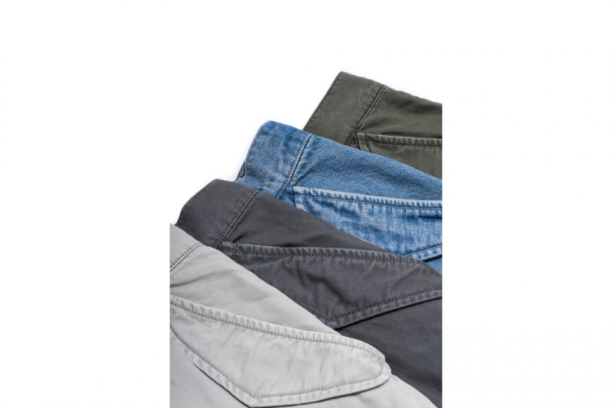 Washed Double-Pleated Cargo Shorts (18)