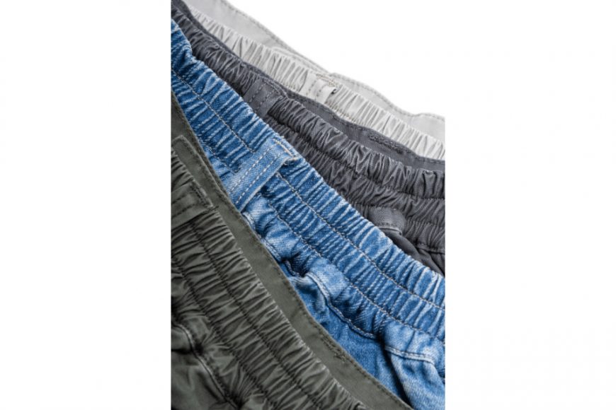 Washed Double-Pleated Cargo Shorts (19)