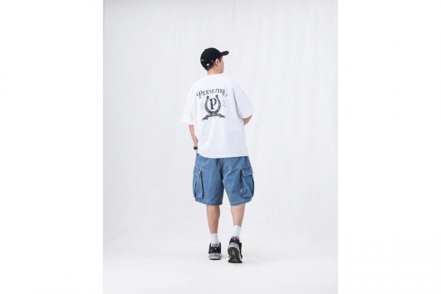 Washed Double-Pleated Cargo Shorts (2)