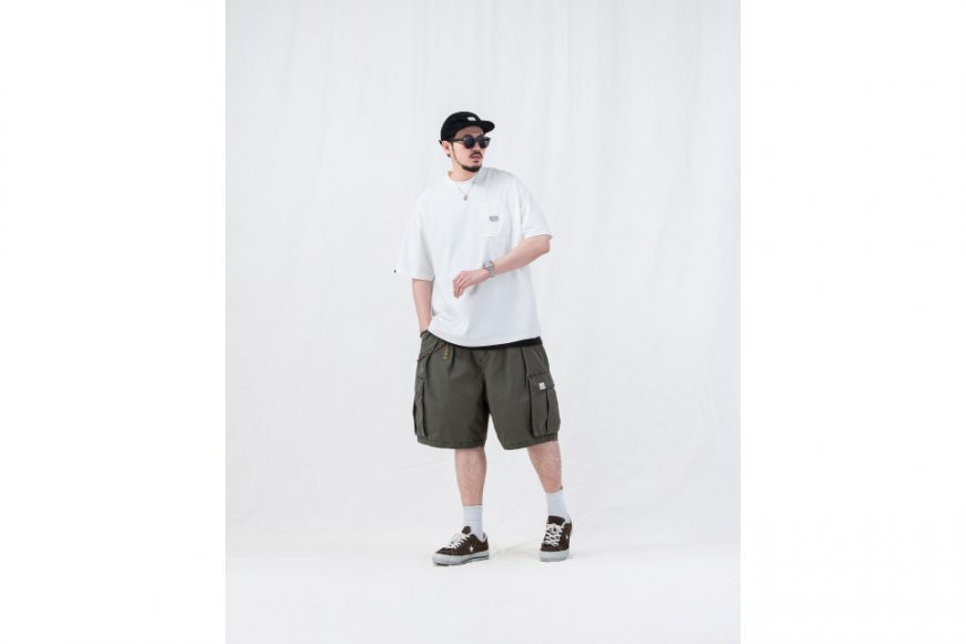 Washed Double-Pleated Cargo Shorts (5)