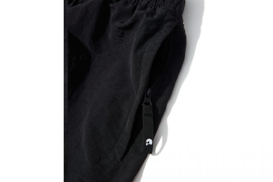 Water-Repellent Board Shorts (12)