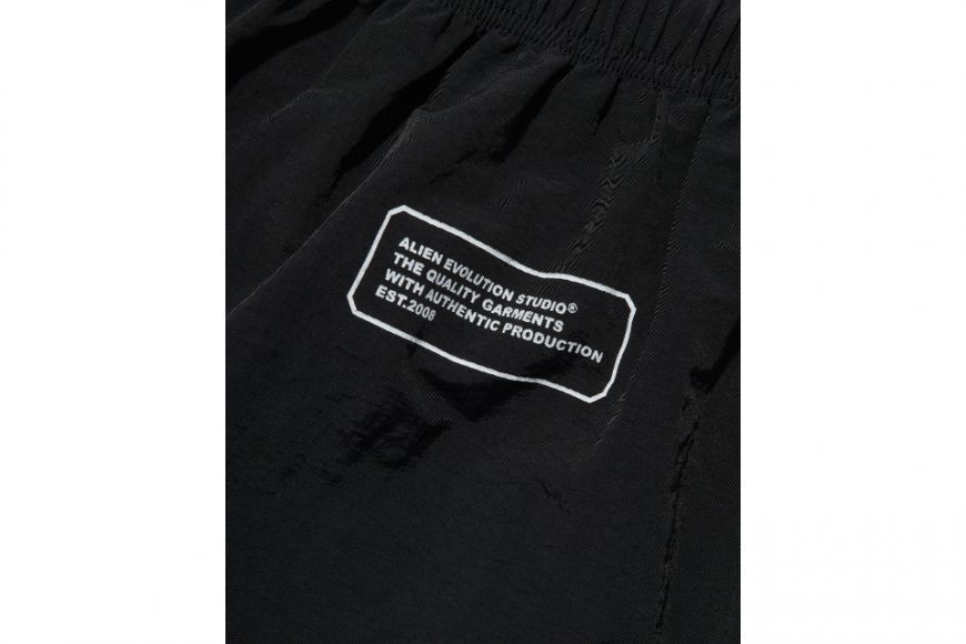 Water-Repellent Board Shorts (17)