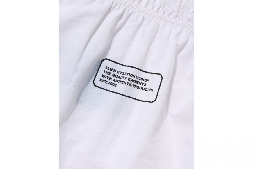 Water-Repellent Board Shorts (24)