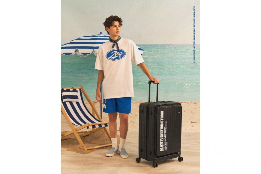 Water-Repellent Board Shorts (4)
