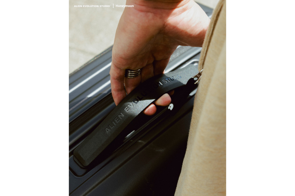 AES x HONEYMOON Multifunctional Travel Suitcase (08)