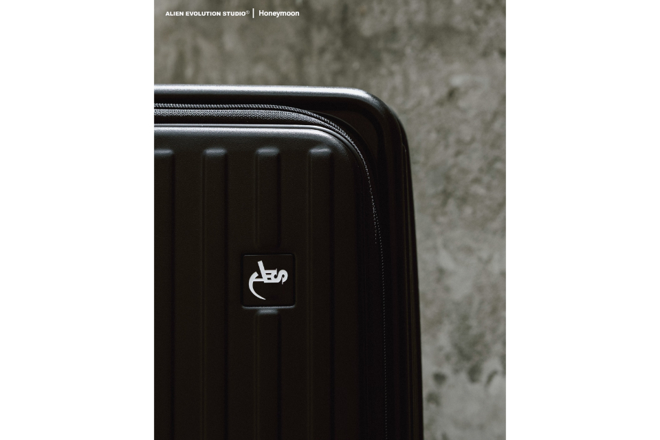 AES x HONEYMOON Multifunctional Travel Suitcase (10)