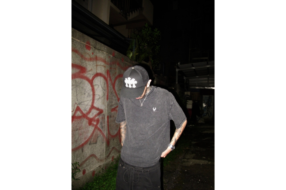 Side Wing Tee (2)