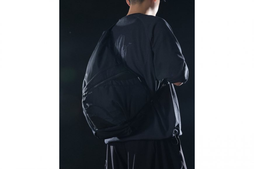 Curved Scale Crossway Bag (2)