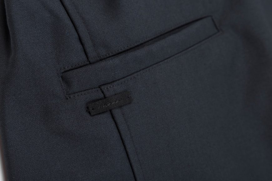 Minimalist baggy suit trousers (36)