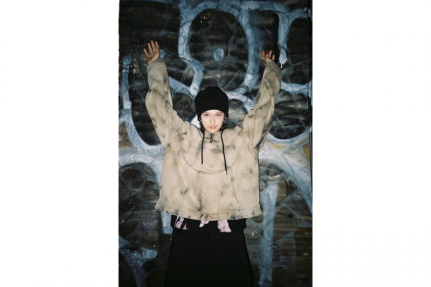 Washed Half-Zipped Hoodie (2)