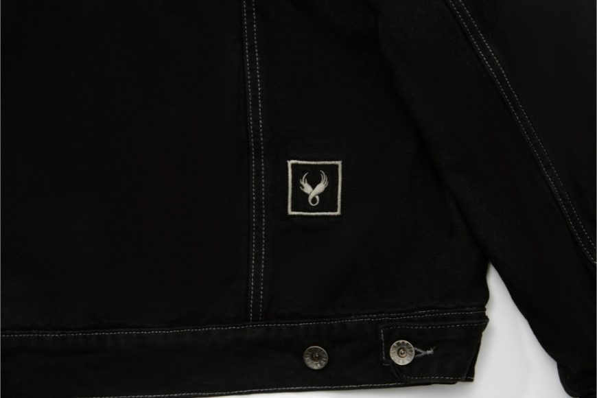 Washed Half-Zipped Hoodie (7)