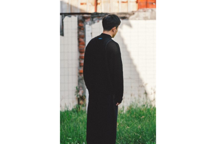 Mid-Neck Knit Sweater (3)