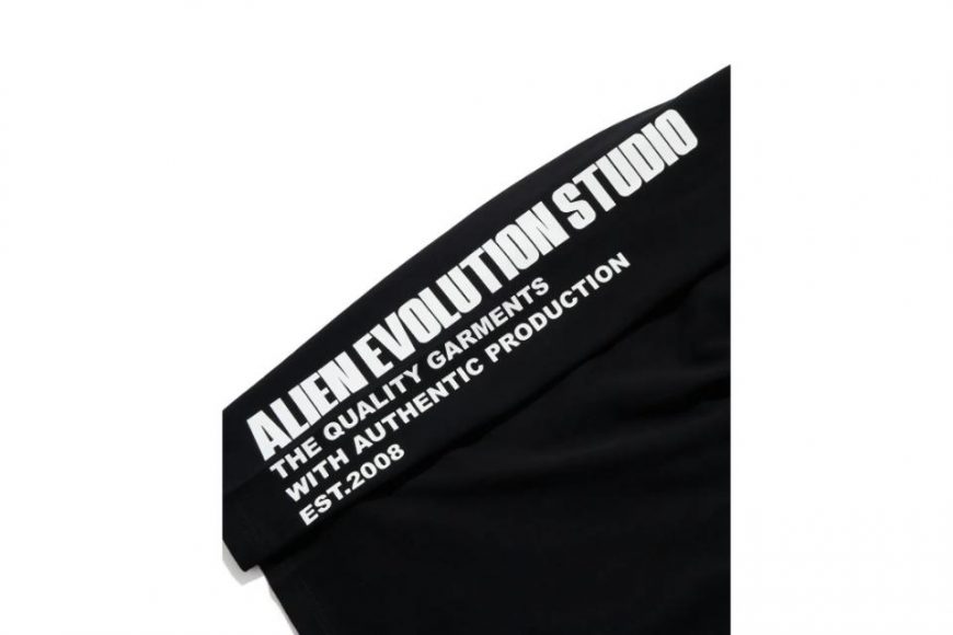 Pocket Long-Sleeve Tee (7)