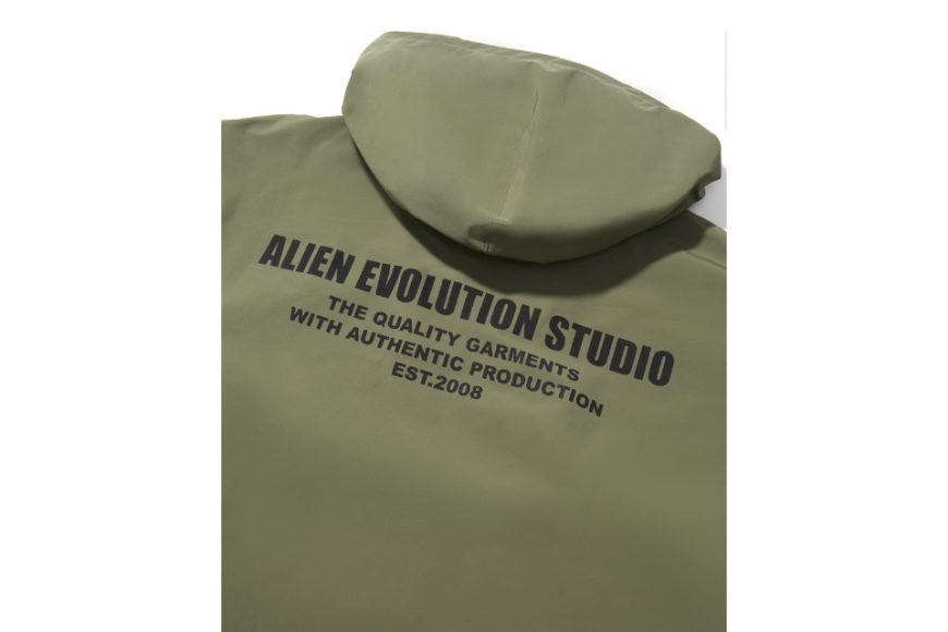 Classic Logo Water-Repellent Nylon Half Zip Hoodie (10)