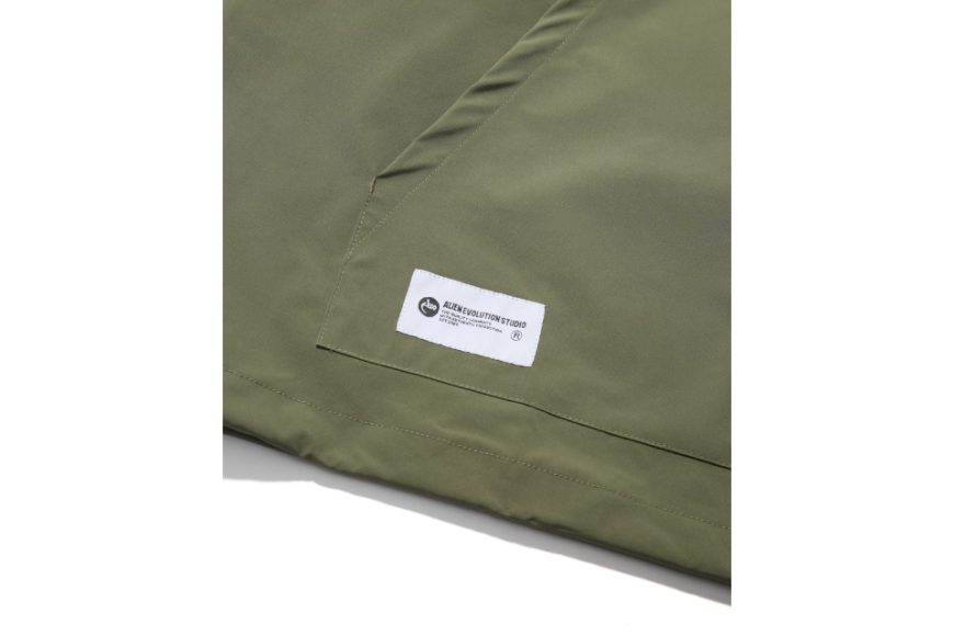 Classic Logo Water-Repellent Nylon Half Zip Hoodie (11)