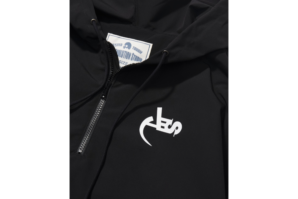 Classic Logo Water-Repellent Nylon Half Zip Hoodie (3)
