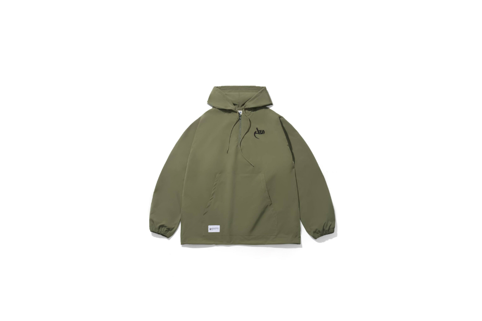 Classic Logo Water-Repellent Nylon Half Zip Hoodie (7)