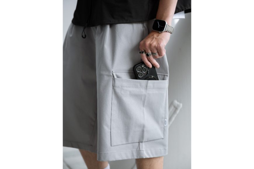 Utility Pleated Shorts (5)