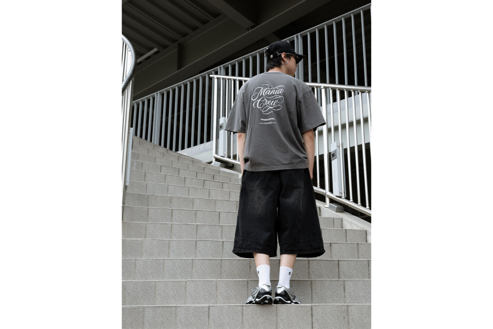 Washed Distressed Denim Pleated Jorts (3)