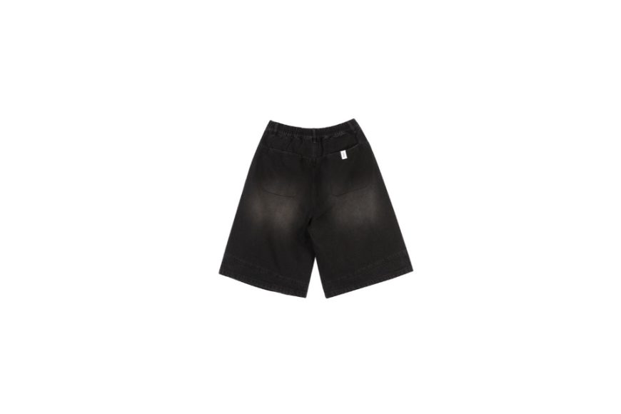 Washed Distressed Denim Pleated Jorts (9)