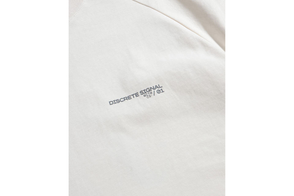 Discrete Signal Graphic Tee (15)