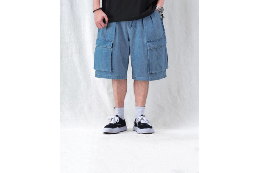 Knee-Length Cargo Shorts (2)
