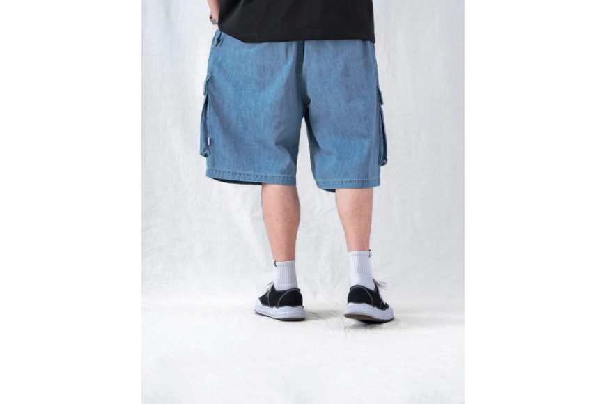 Knee-Length Cargo Shorts (4)