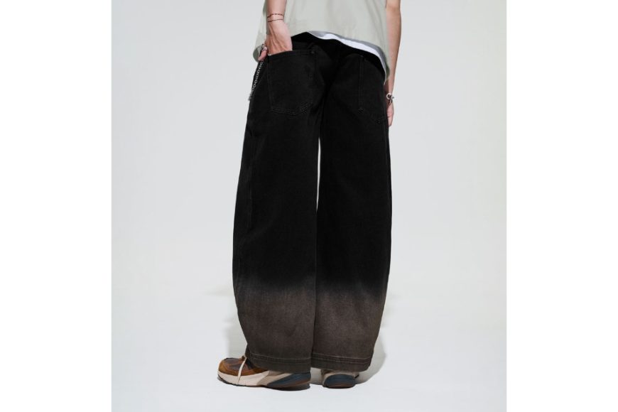 MEL 26. Washed Denim Jeans (3)