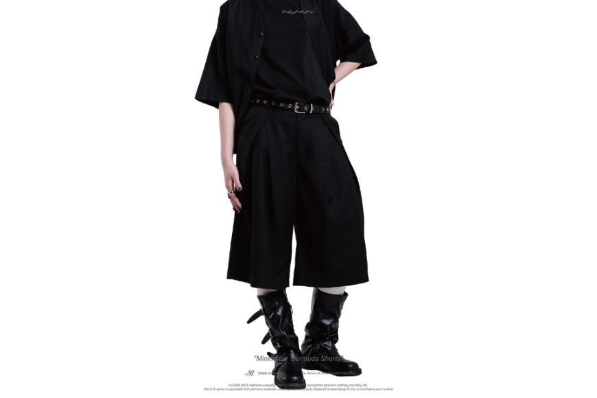Minimalist Bermuda shorts (4)
