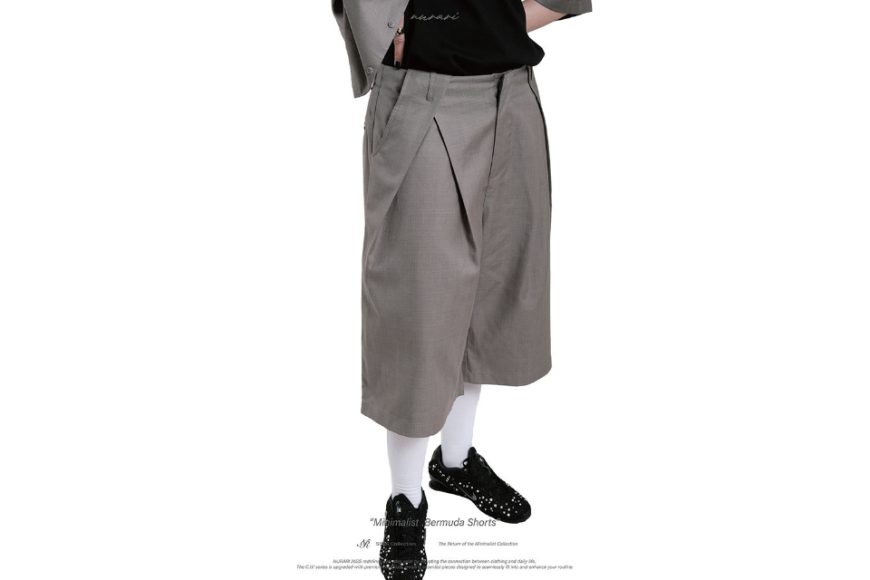 Minimalist Bermuda shorts (5)