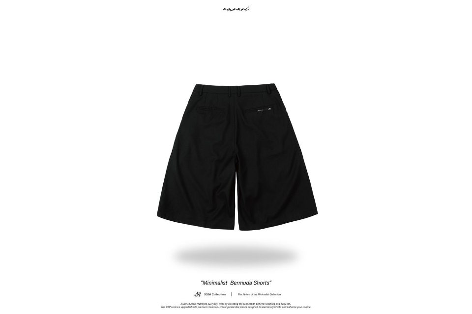 Minimalist Bermuda shorts (8)