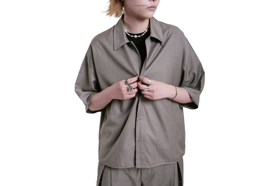 Minimalist boxy shirt (5)