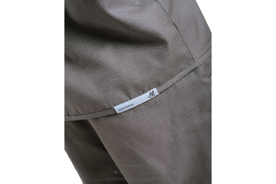 Minimalist boxy shirt (6)