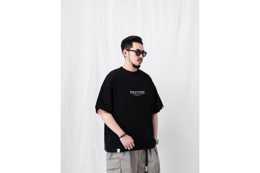 Monochrome Graphic Photo T-Shirt (4)