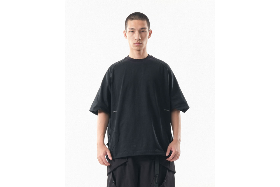 Visor Print Tee (1)