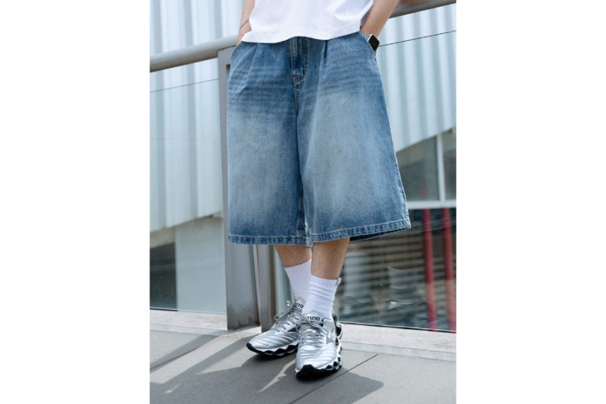 Washed Denim Pleated Jorts (3)