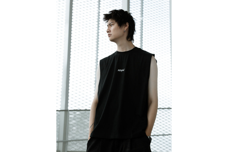 Wide-Shoulder Tank Top (7)