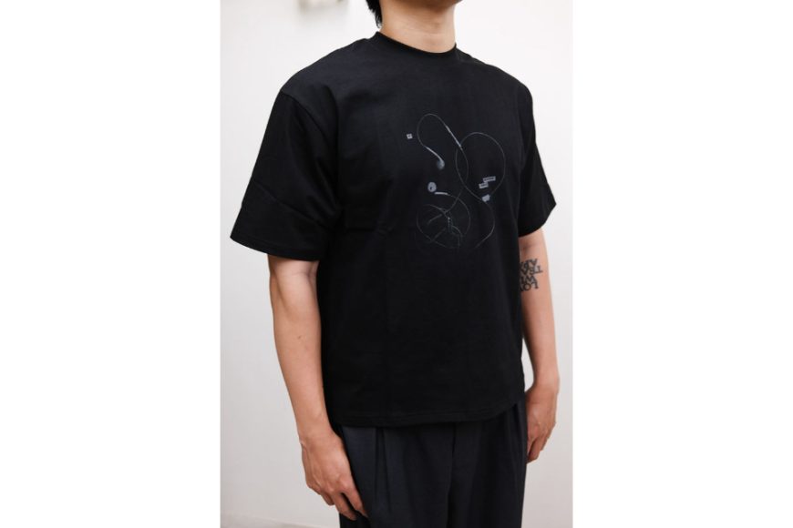 EarPods Tee (2)