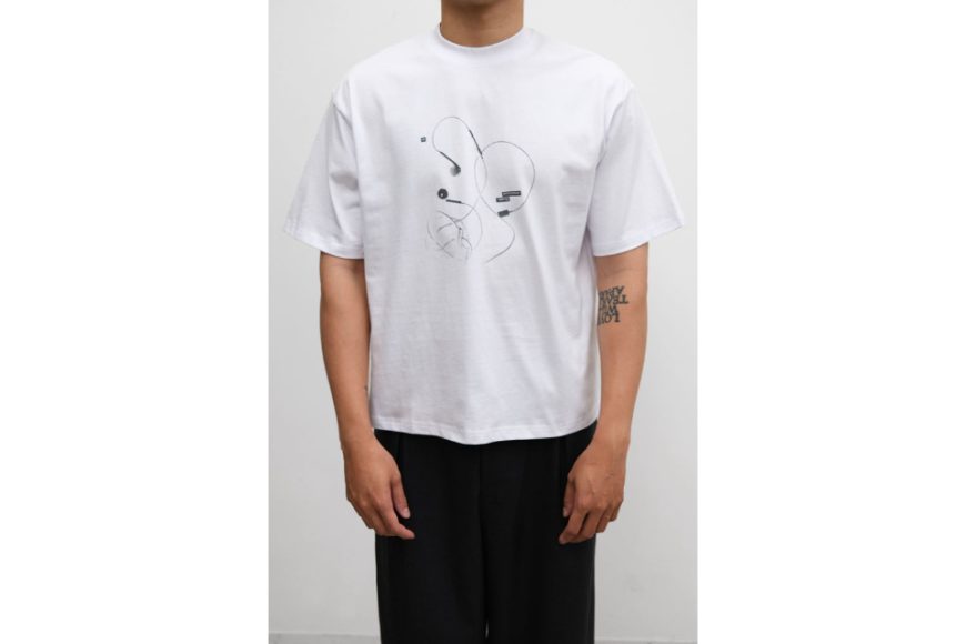 EarPods Tee (4)