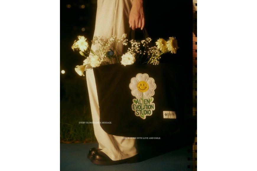 Smile Love Heart Flower Felt Patch Washed Canvas Tote (4)
