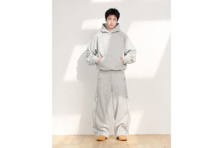 Arc Seam Sweat Pants (1)