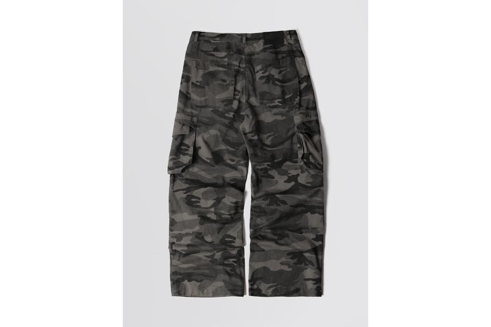 Camo Cargo Pants (5)